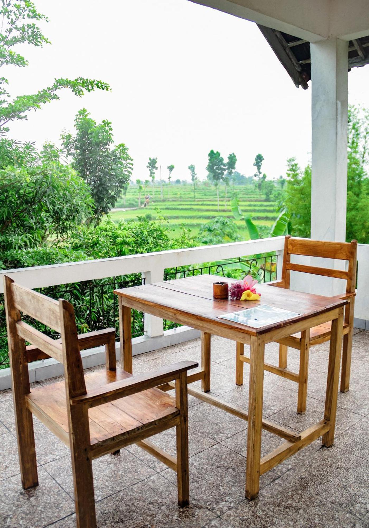 Tiara Homestay Plambi Exterior photo